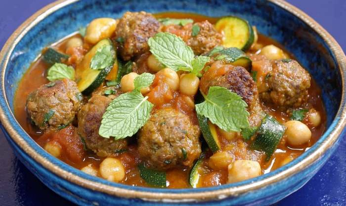 tajine de keftas à la menthe et à la coriandre